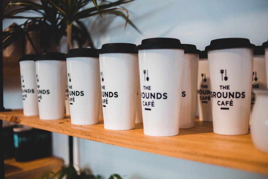 sustainable coffee shop with reusable cups