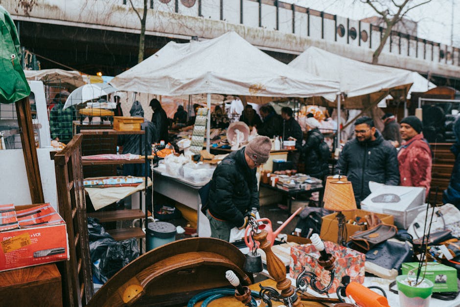 vintage streetwear clothing market saint-ouen paris