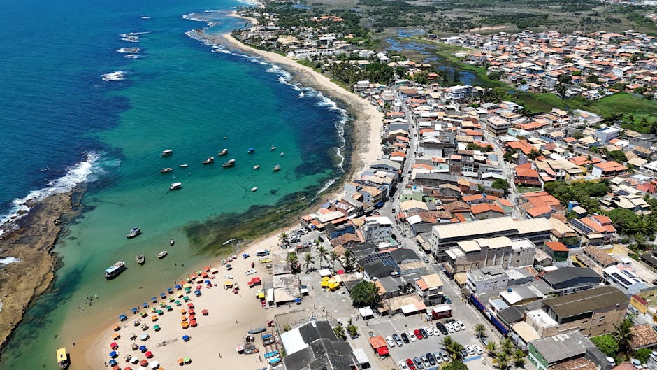 Tendência de Praia Brasileira 2025: O Que Usar Neste Verão